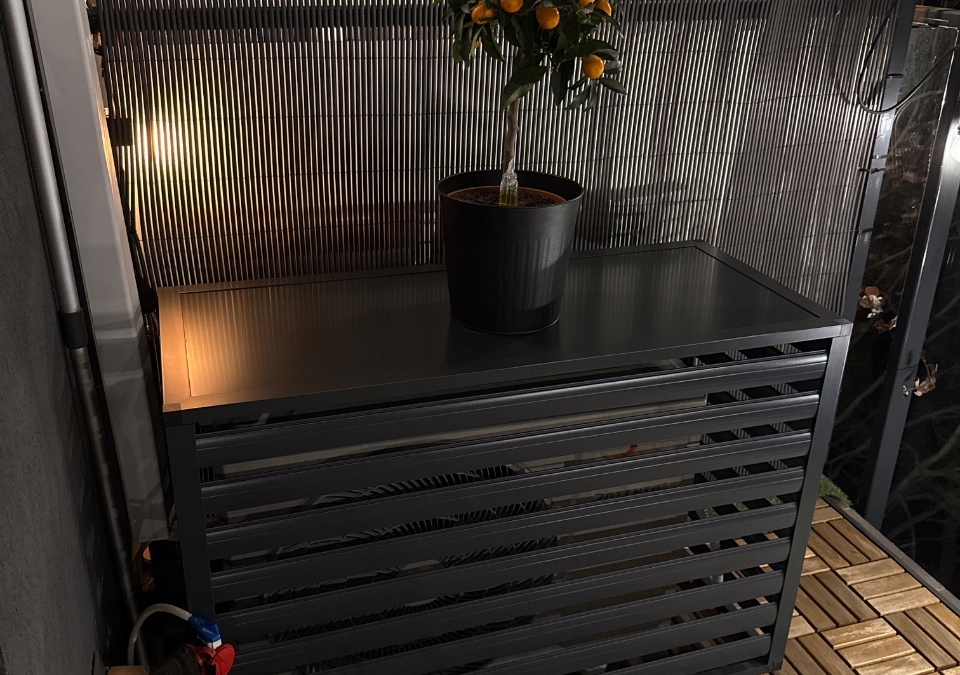 obudowa klimatyzatora balkon antracyt narożna na wymiar Kraków